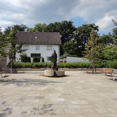 H+F Architekten Neugestaltung des Rathausplatzes in Schirmitz