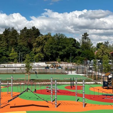 H+F Architekten Freianlagen der Elementary School Grafenwöhr mit Sportplatz